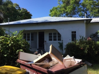 Full Circle Refinishing - Roof Cleaning and Restoration Full View of House Full Circle Refinishing - Roof Cleaning and Restoration